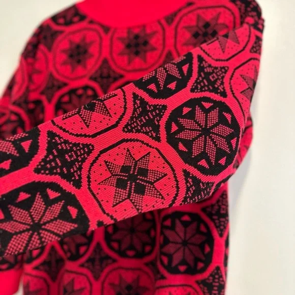 VTG 80s Sz: M Andrew St. John Pink Black Holiday Snowflake Geometric Sweater